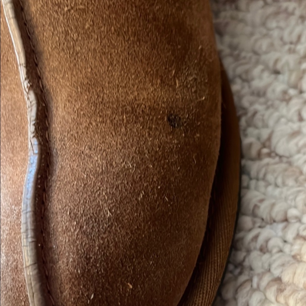 UGG Women's Tan Sheepskin Size 9 Slippers - Picture 5 of 8